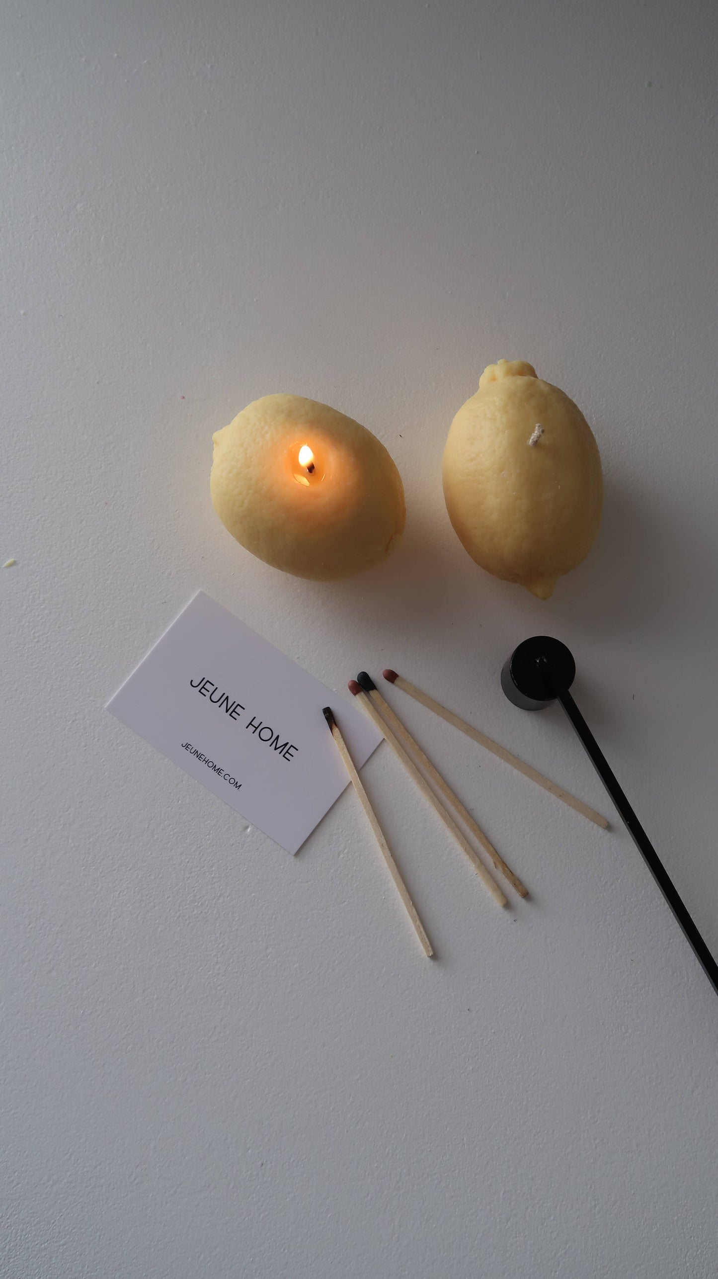 Jeune Home - Realistic lemon candle
