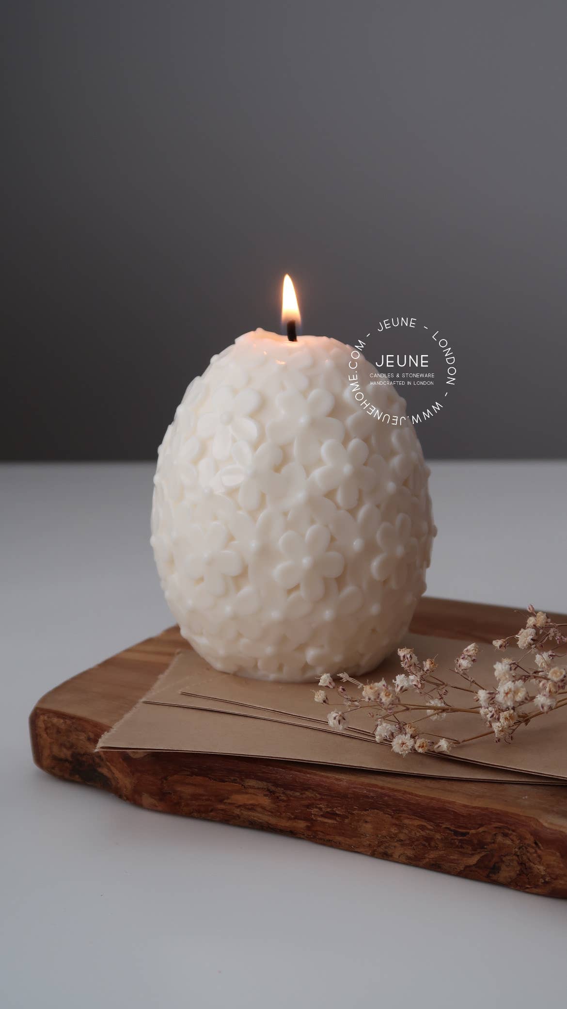 Jeune Home - Easter egg with carved flowers candle - lilac