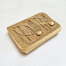 Zamsoe - Gold shell oval hoop earrings in bottle