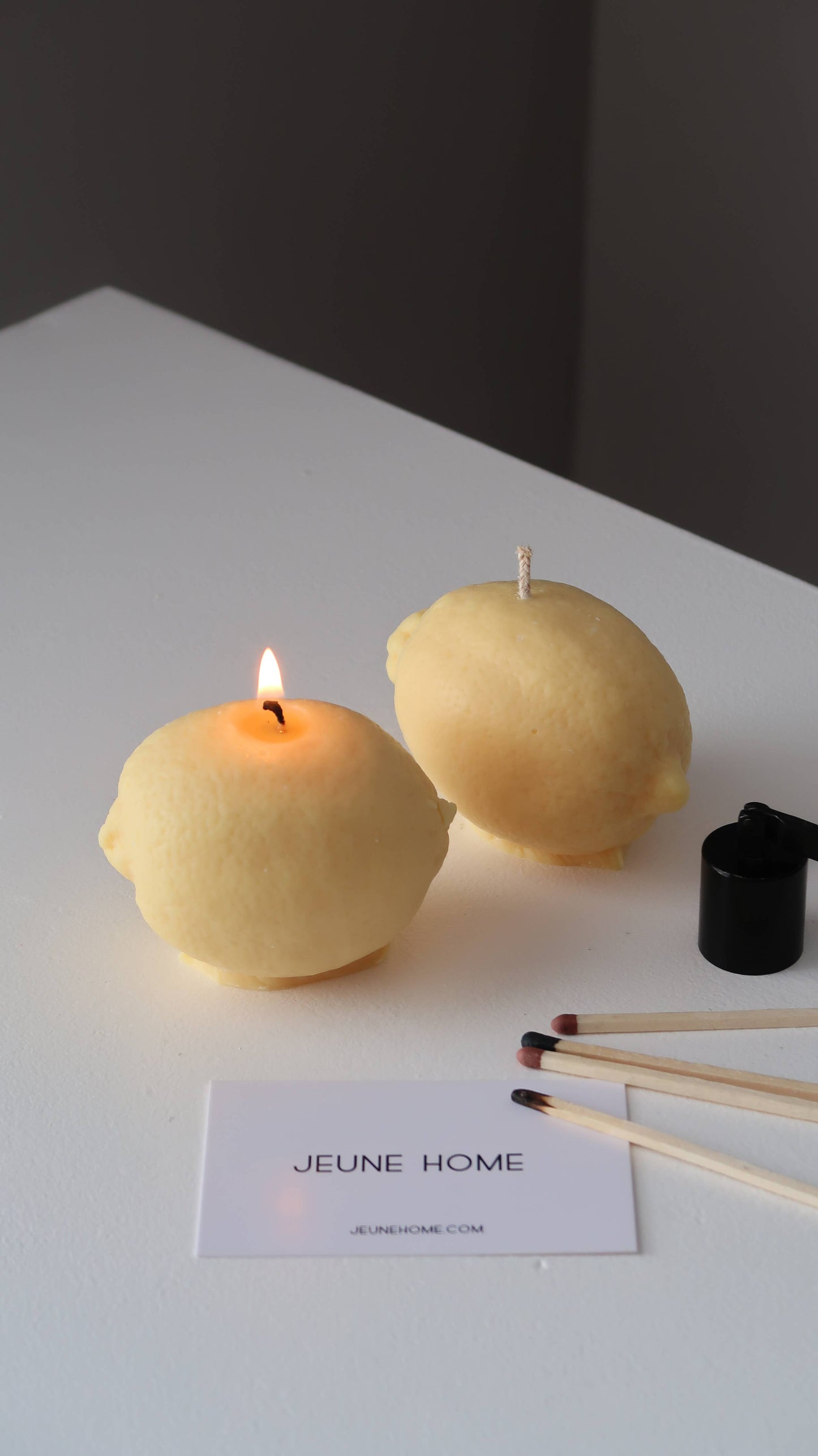 Jeune Home - Realistic lemon candle