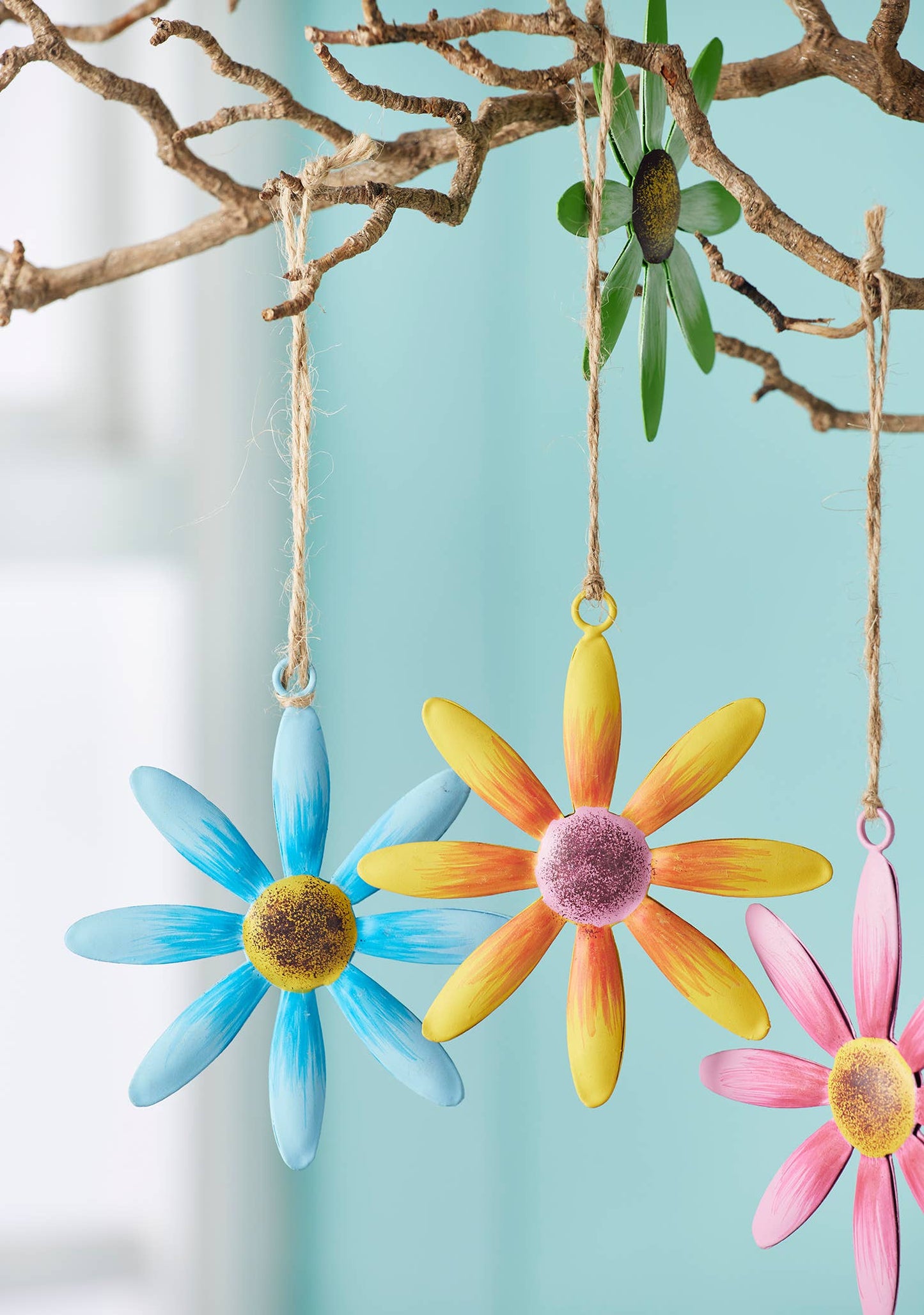 Namaste - Hand Painted Daisy Metal Decoration