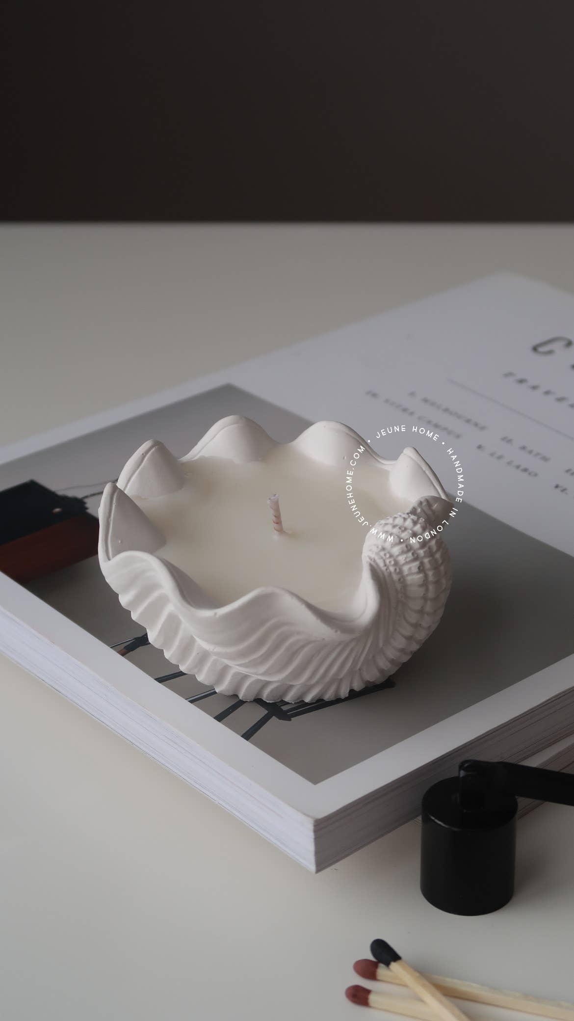 Jeune Home - Mini clam shell scented candle
