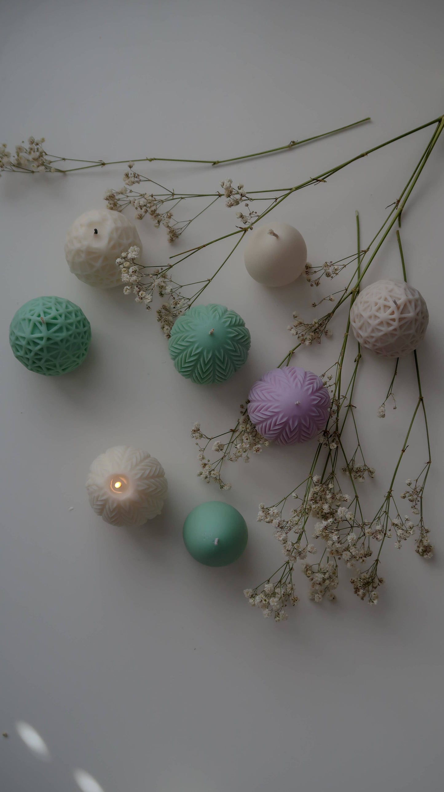 Jeune Home - Easter egg candle with ribbed design