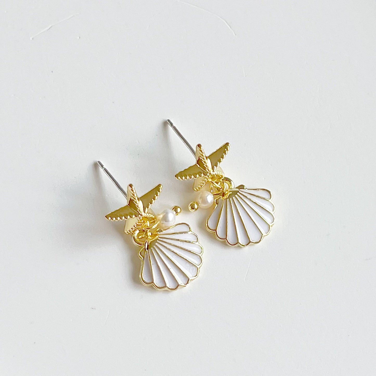 Ninaouity - Gold Starfish and Seashell with Mini Pearl Drop Earrings