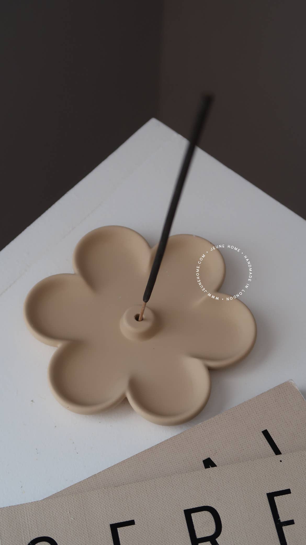 Jeune Home - Flower incense holder