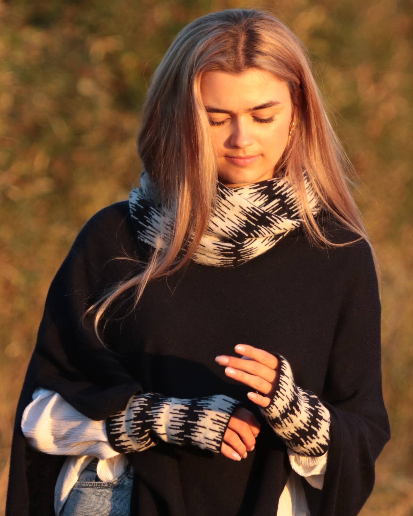 Cadenza Italy Ltd - Cashmere Blend Wave Snood