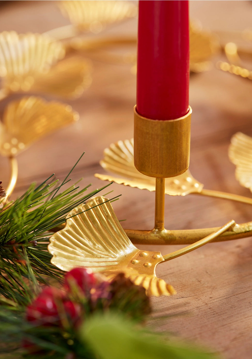 Namaste - Ginko leaf candelabra table centre TCEN1