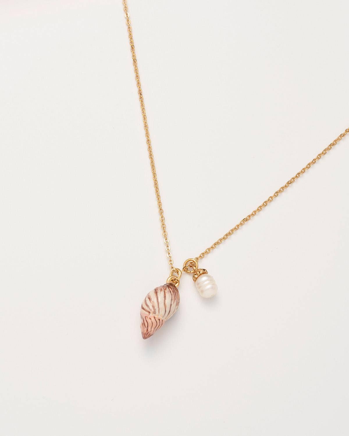 FABLE Spiral Shell and Pearl Short Necklace