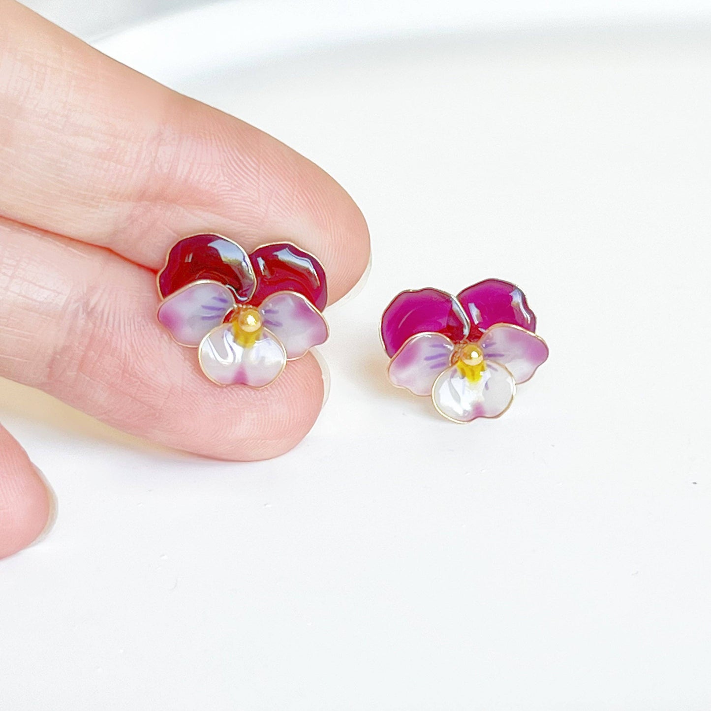 Ninaouity - Handmade Purple Pansy Flower Earrings