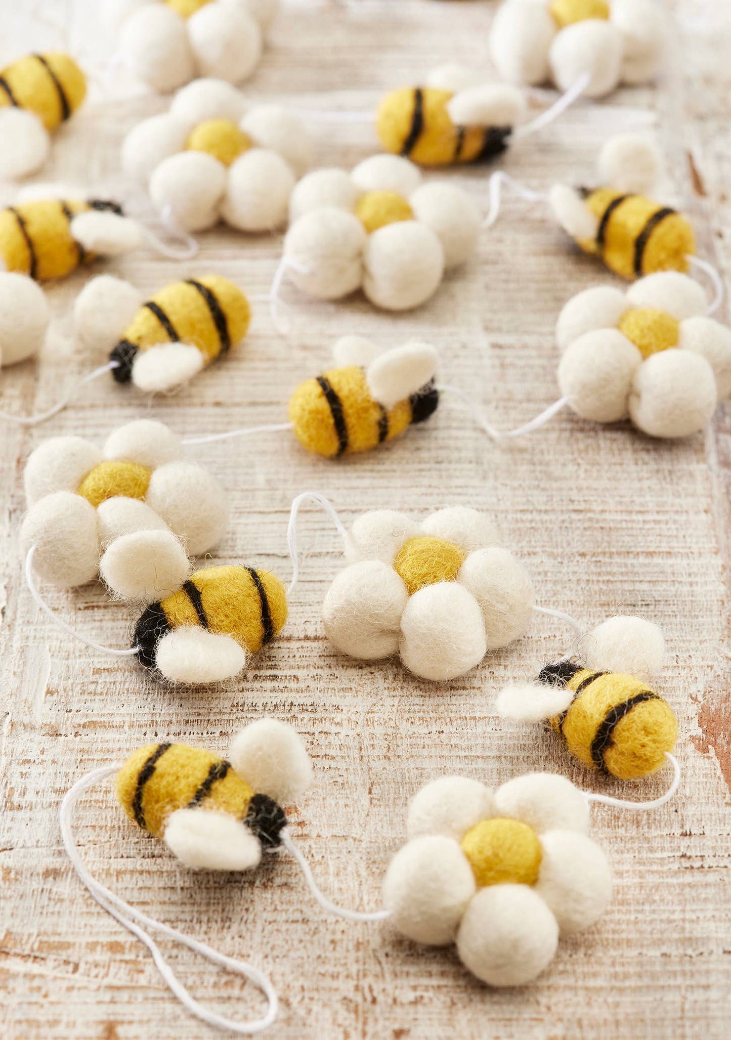 Namaste - Felt Bee & Daisy Flower Garland