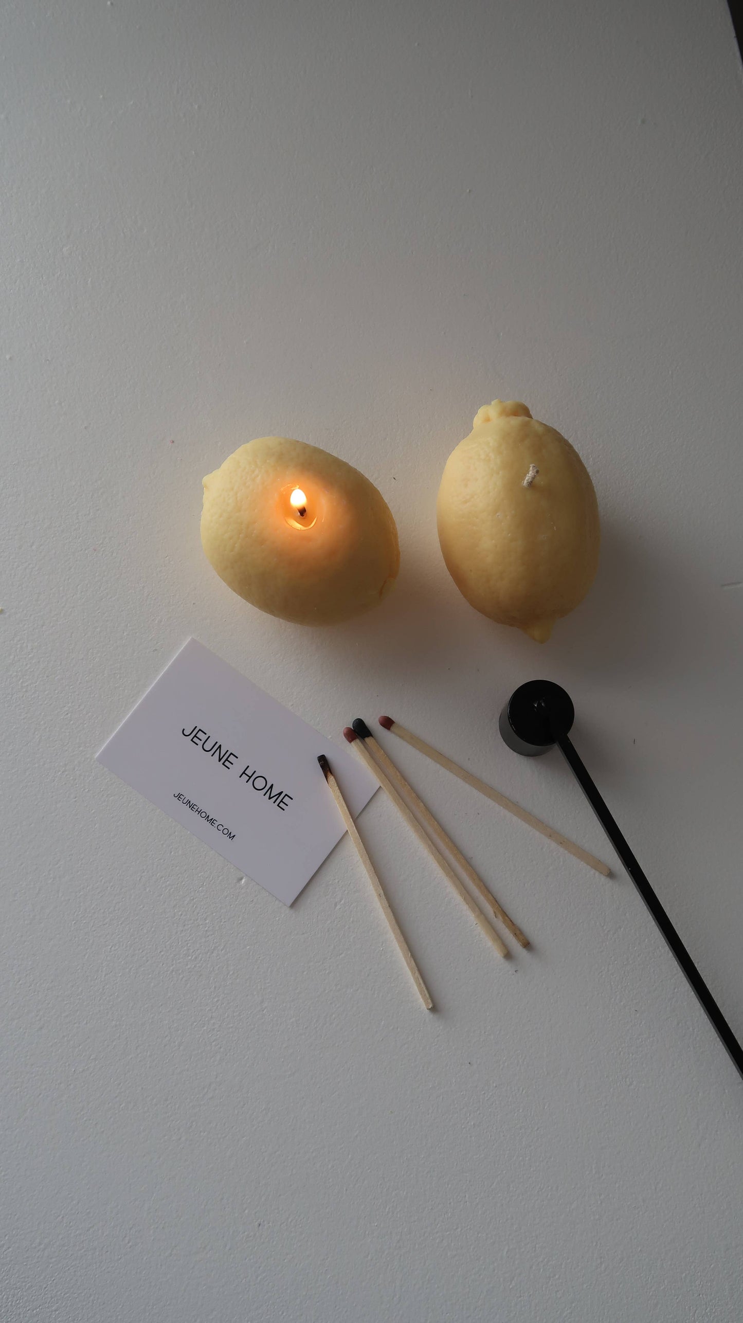 Jeune Home - Realistic lemon candle