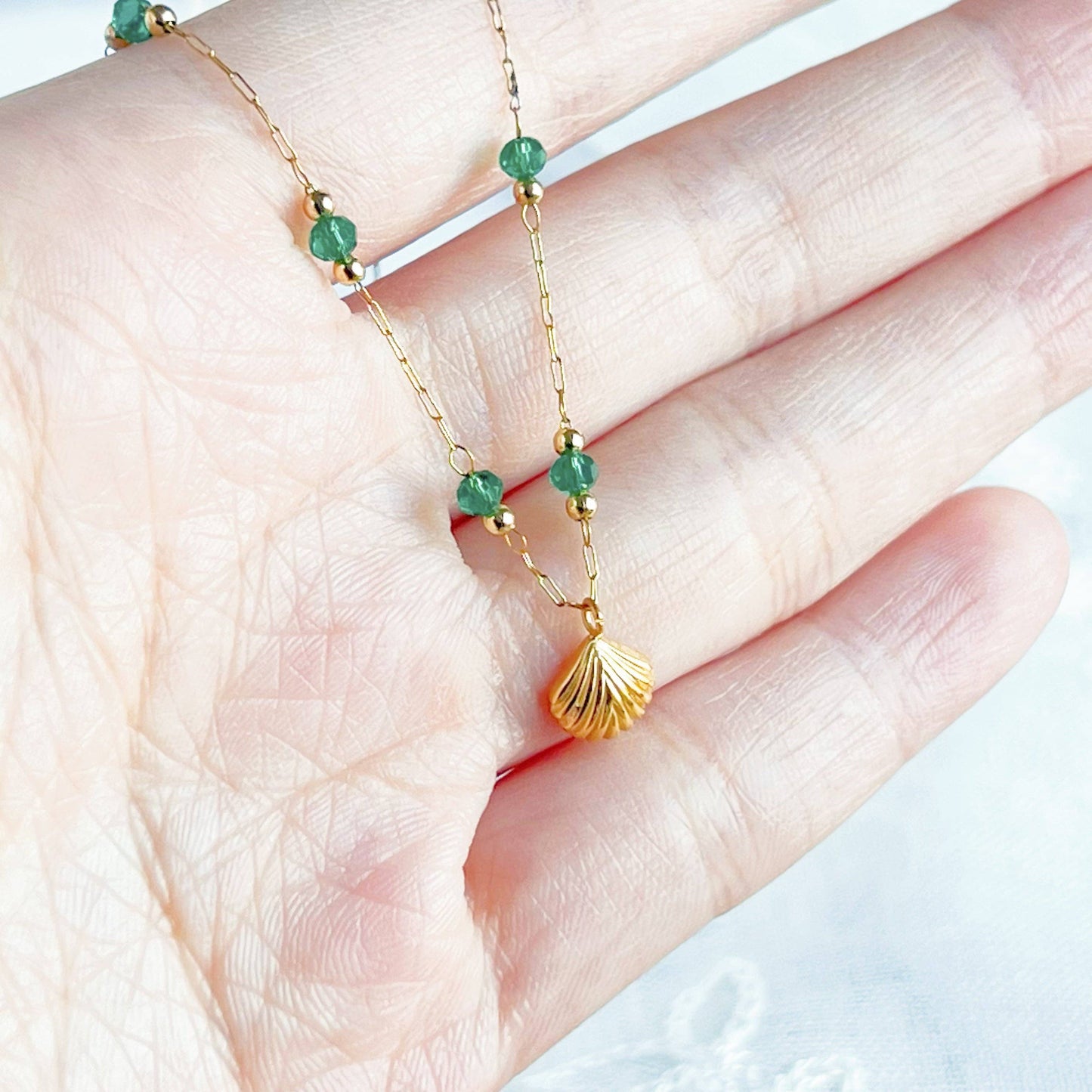 Ninaouity - Gold Shell and Green Crystal Beads Chain Necklace