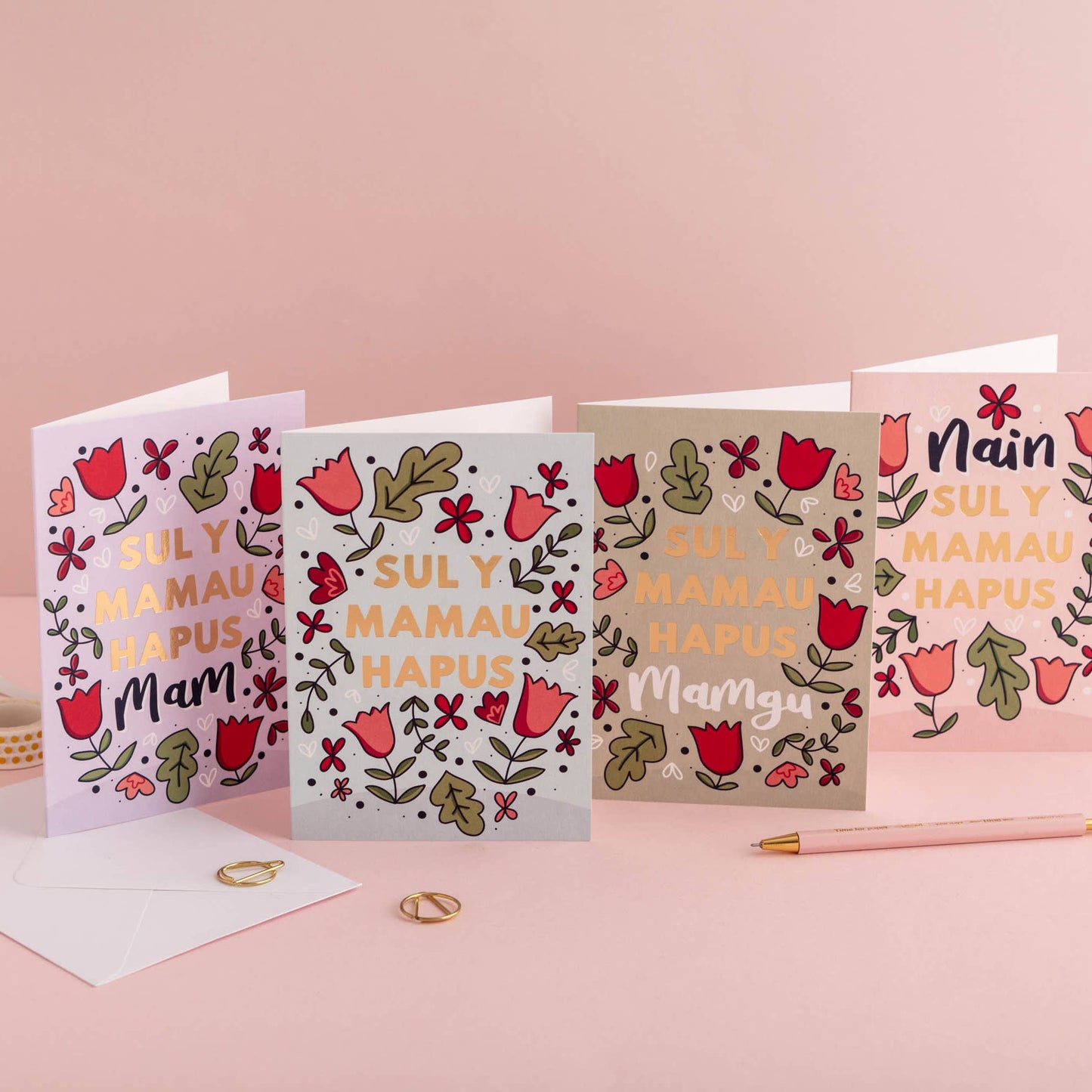 Draenog Welsh Mothers' day card 'Sul y Mamau hapus'