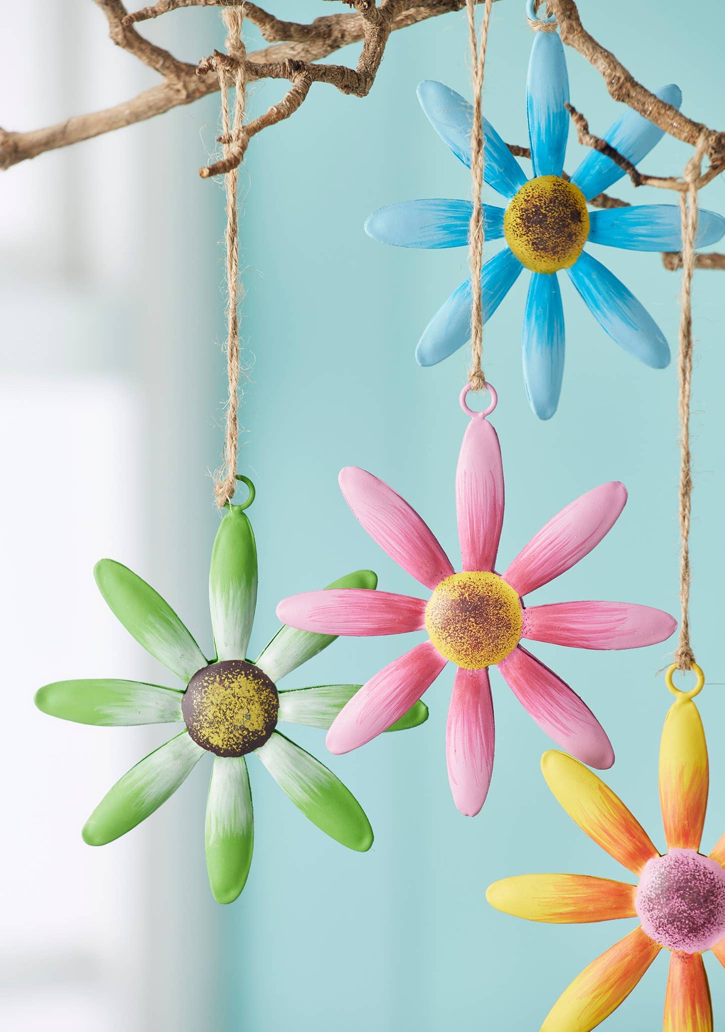 Namaste - Hand Painted Daisy Metal Decoration