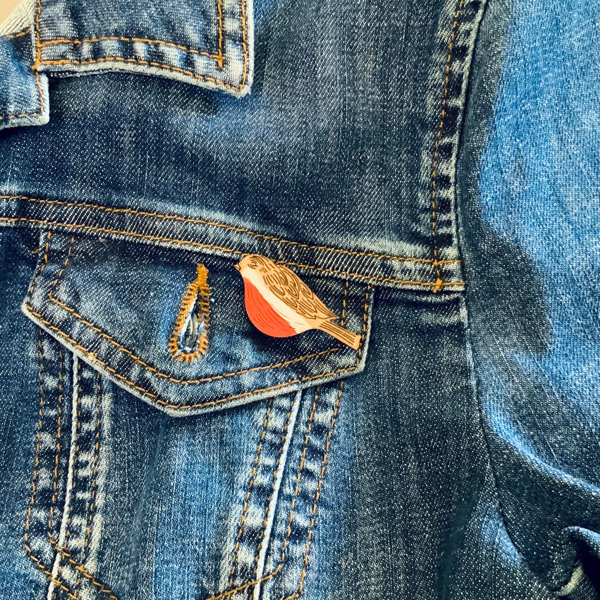 Robin Mini Pin Brooch