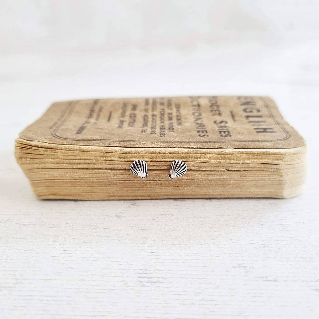 Zamsoe - Sterling silver shell stud earrings in a bottle