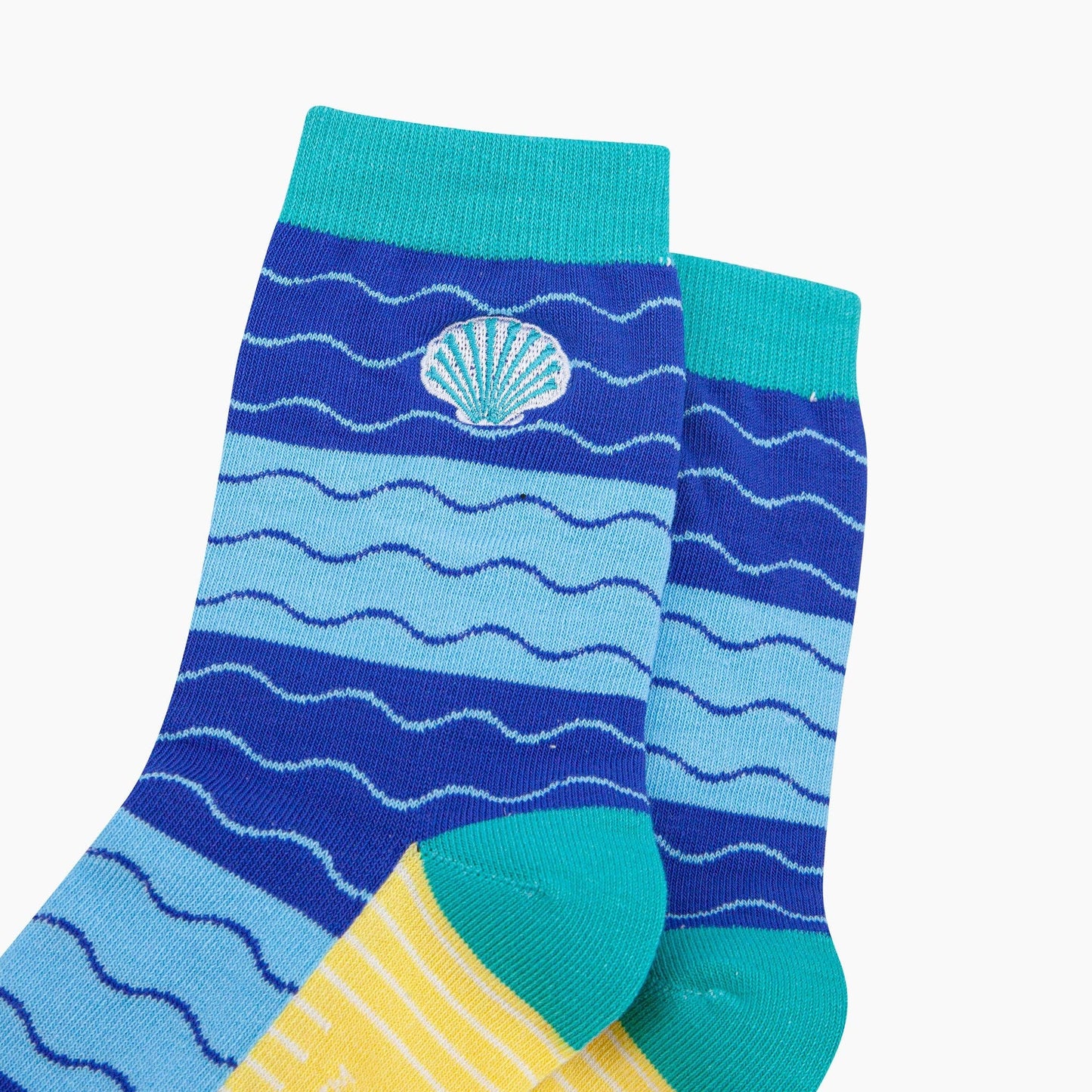 Embroidered Scallop Shell Combed Cotton Socks in Blue