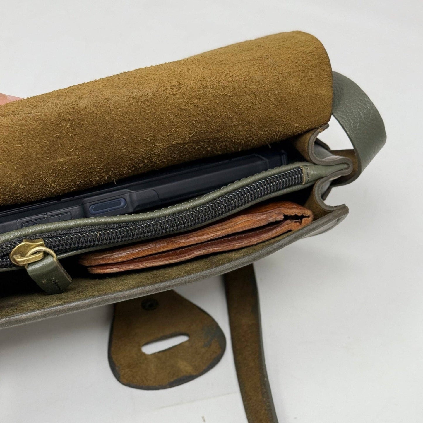 Noah Leather Wallet Crossbody – Handmade Full-Grain Leather - green