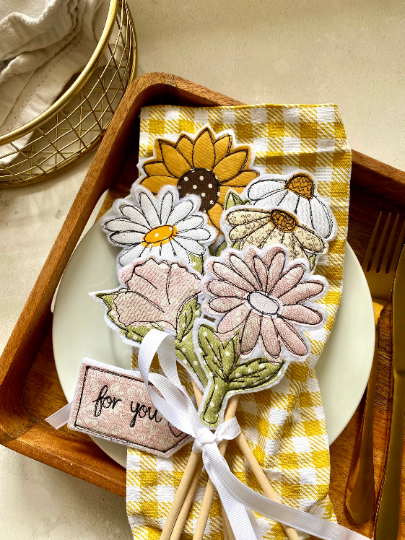 Girl Friday Embroidery - Summer flowers bunch