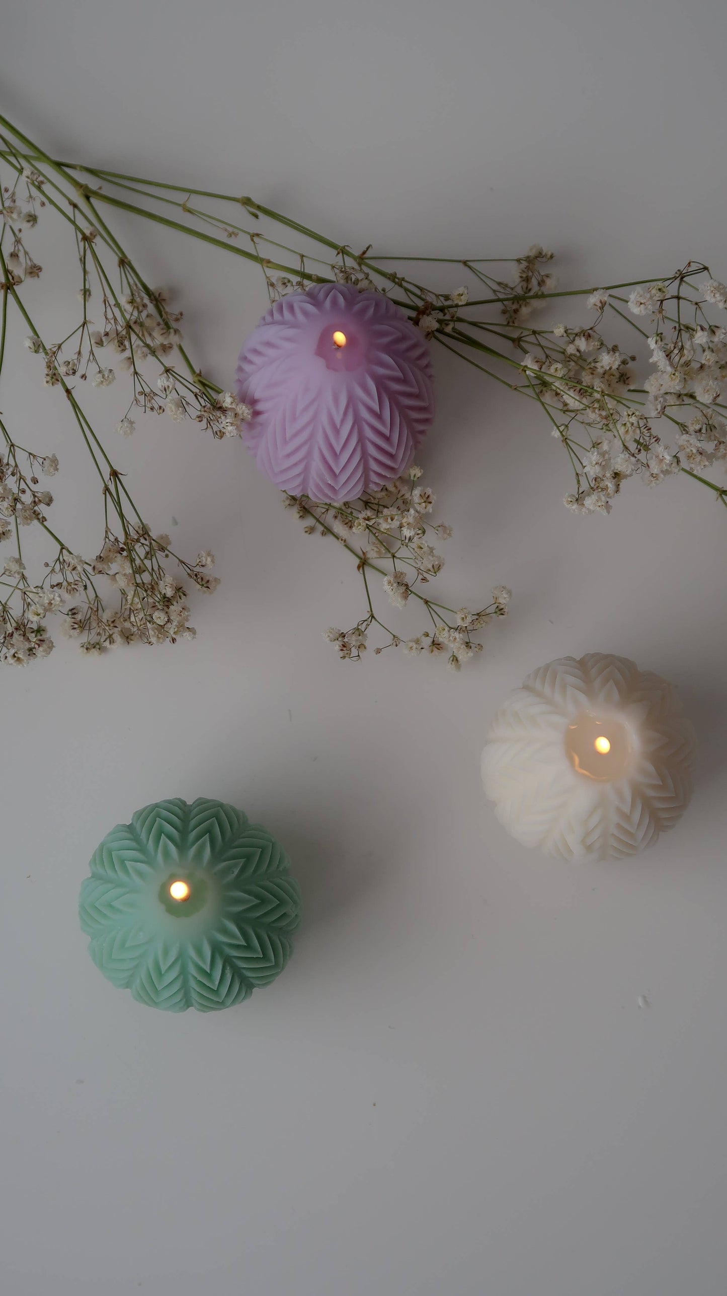 Jeune Home - Easter egg candle with ribbed design