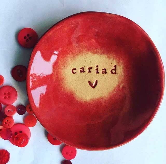 Cariad Ceramic Jewelry Dish: Welsh Love Ring Bearer Plate
