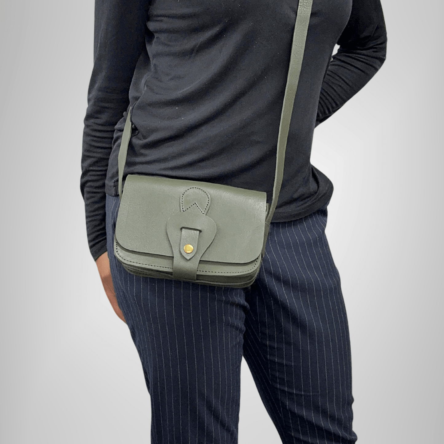 Noah Leather Wallet Crossbody – Handmade Full-Grain Leather - green
