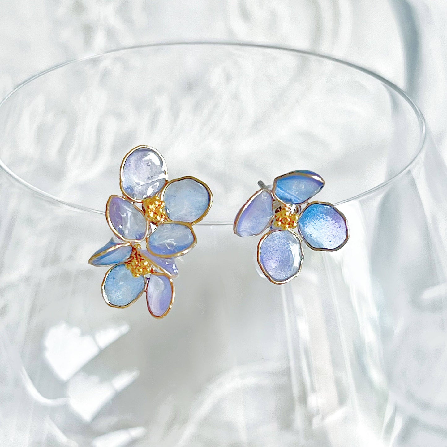 Ninaouity - Handmade Blue Hydrangeas Flower Mismatch Earrings