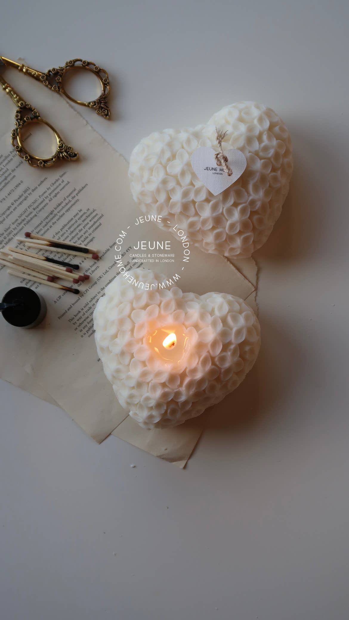 Jeune Home - Heart candle with botanical details