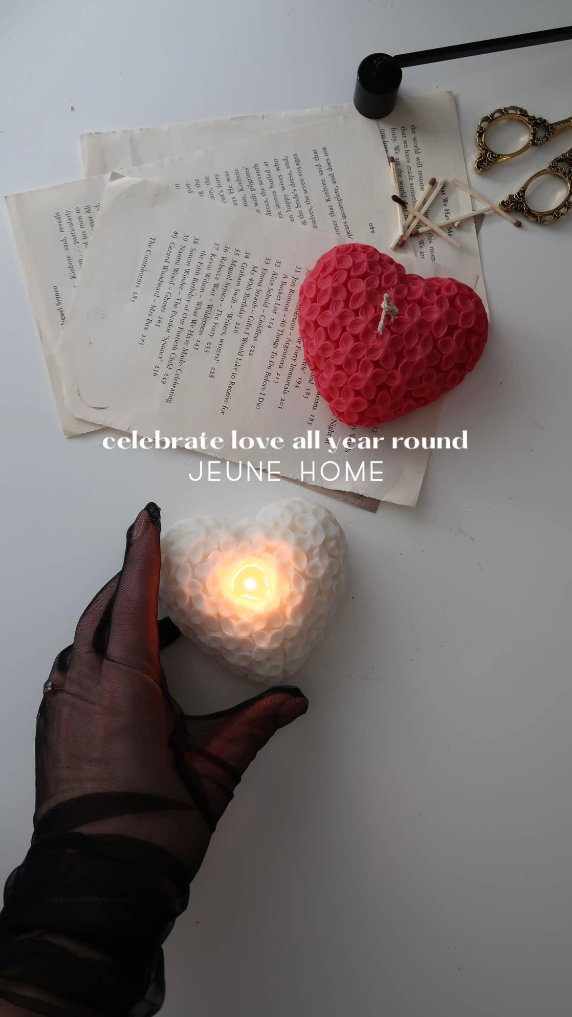 Jeune Home - Heart candle with botanical details