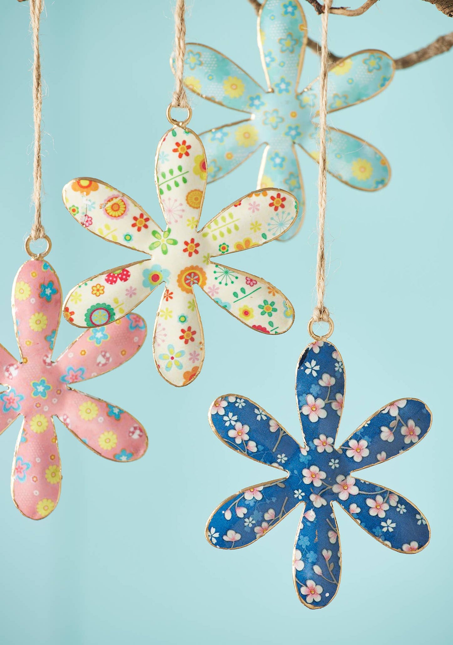 Namaste - Ditsy Floral Daisy Metal Decoration