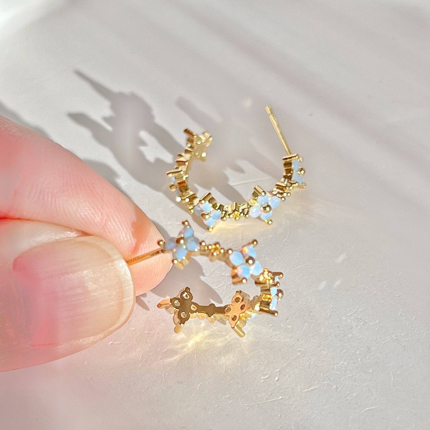 Ninaouity - Mini Opal Flowers in Half Hoop Earrings