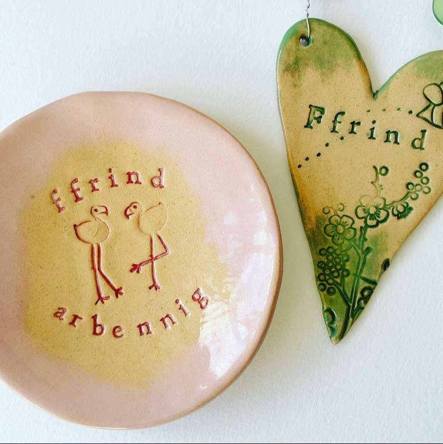 Ffrind Ceramic Hanging Heart - Made in Wales