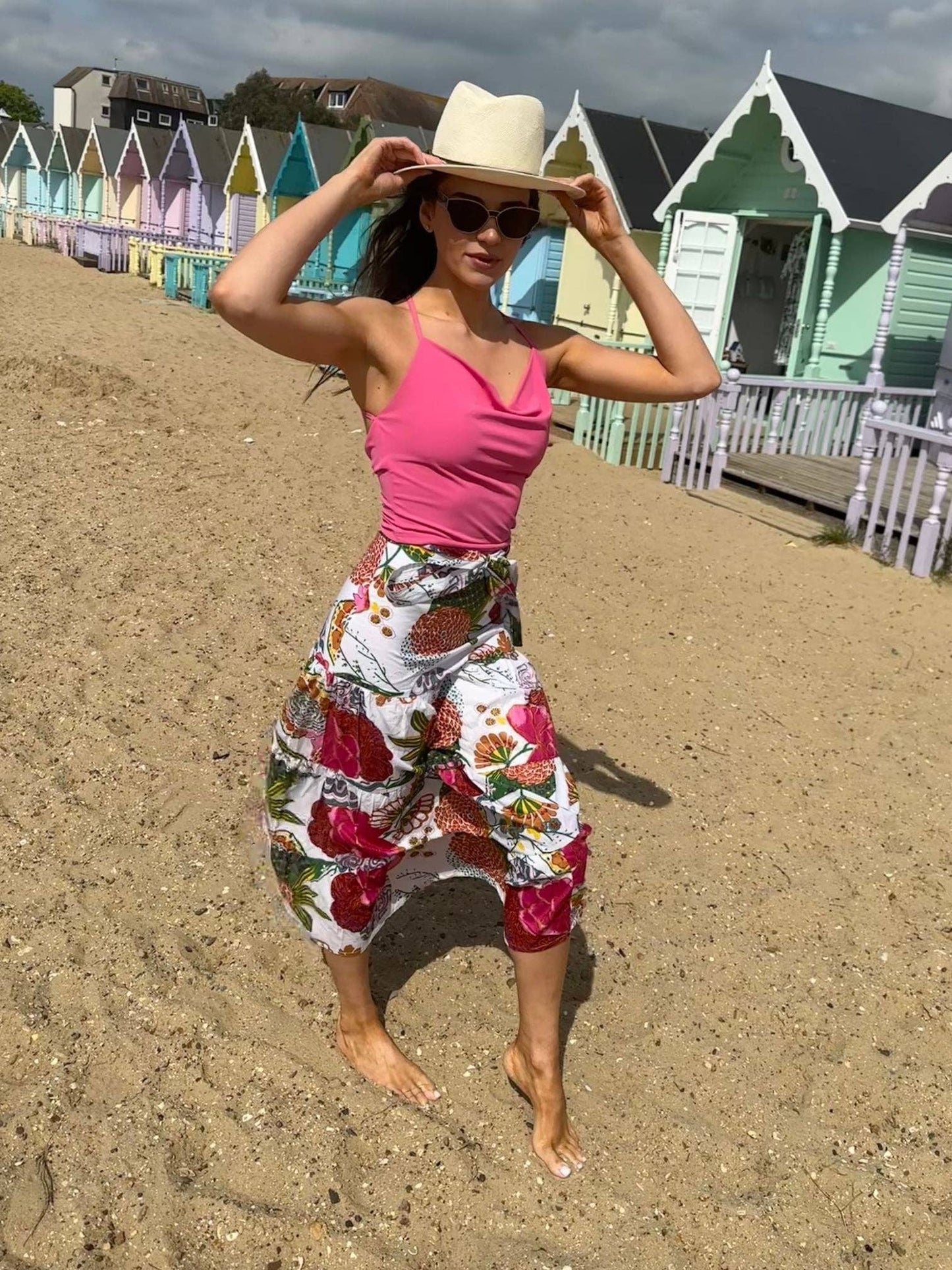 New Day Originals "BEACH TO BAR" SKIRT WHITE EXOTIC FLOWER