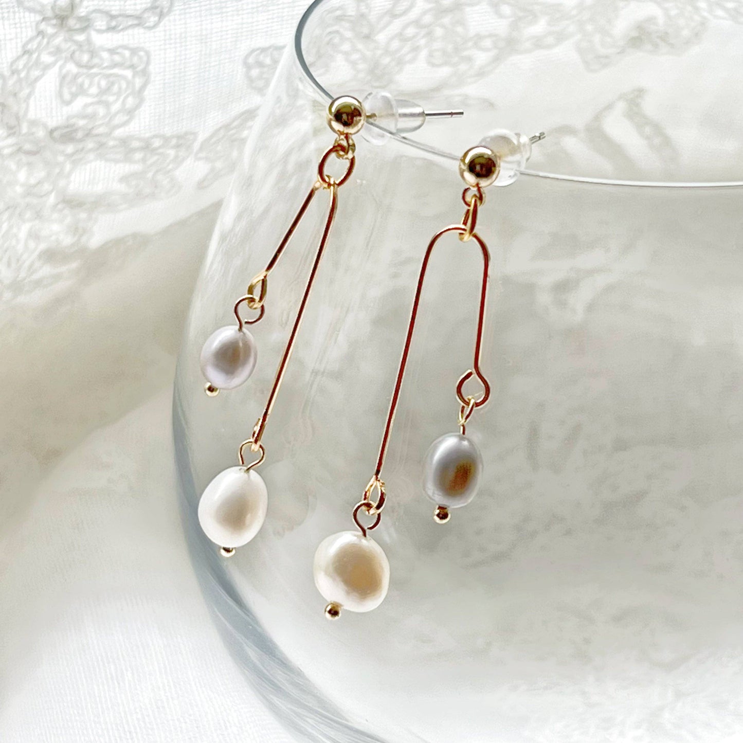 Ninaouity Grey Pearl Drop Earrings