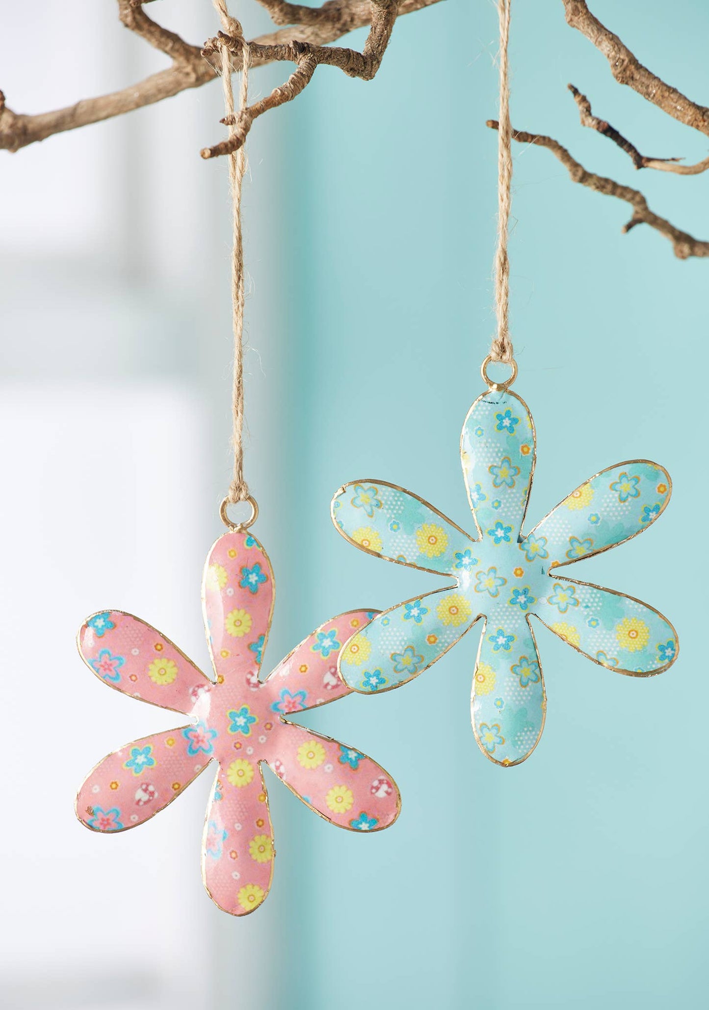 Namaste - Ditsy Floral Daisy Metal Decoration