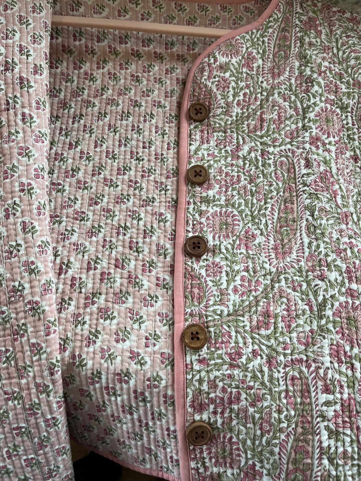 Floral  wood block printed reversible jacket with wooden buttons. 100 % cotton. Hand printed by amazingly talented artisans in Jaipur