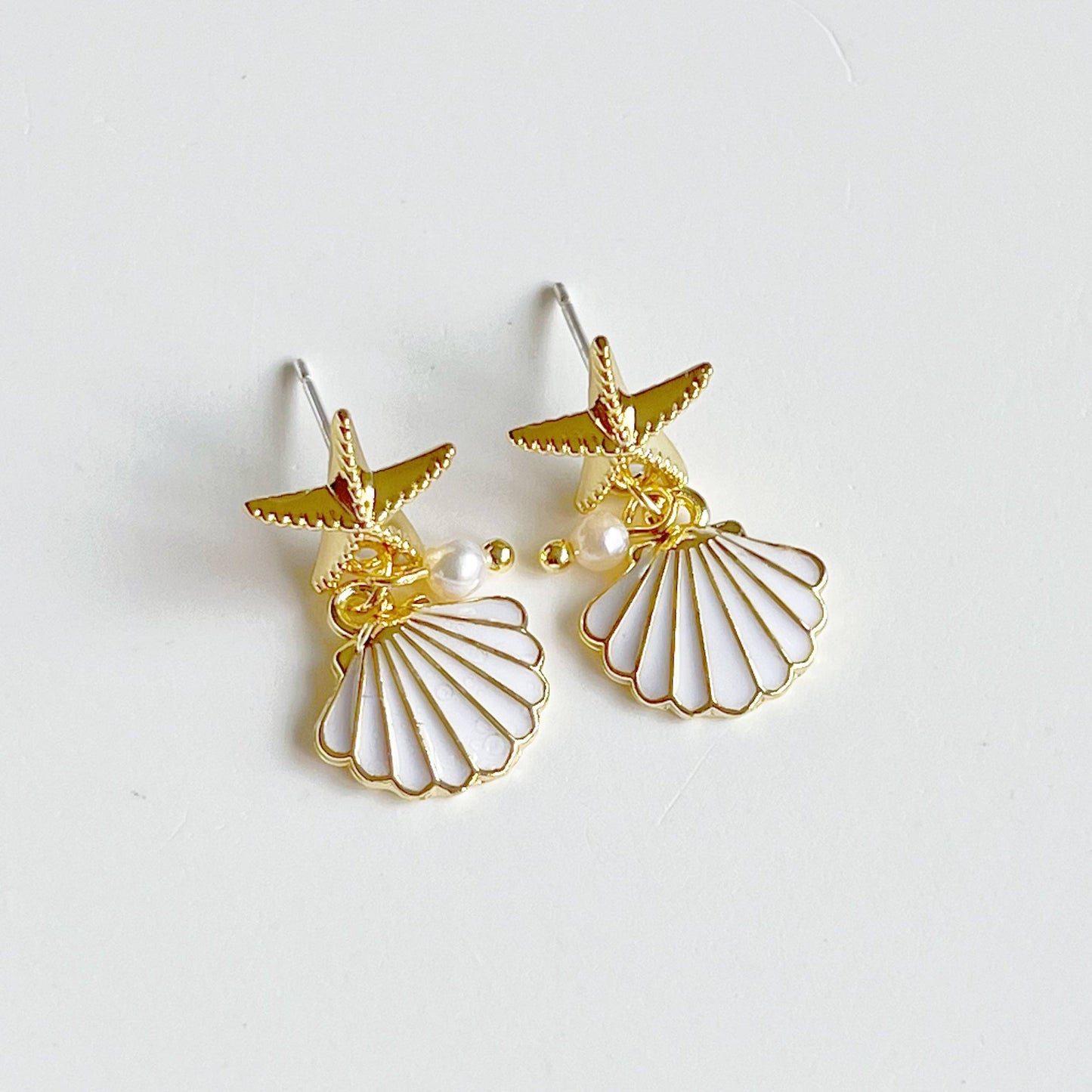 Ninaouity - Gold Starfish and Seashell with Mini Pearl Drop Earrings