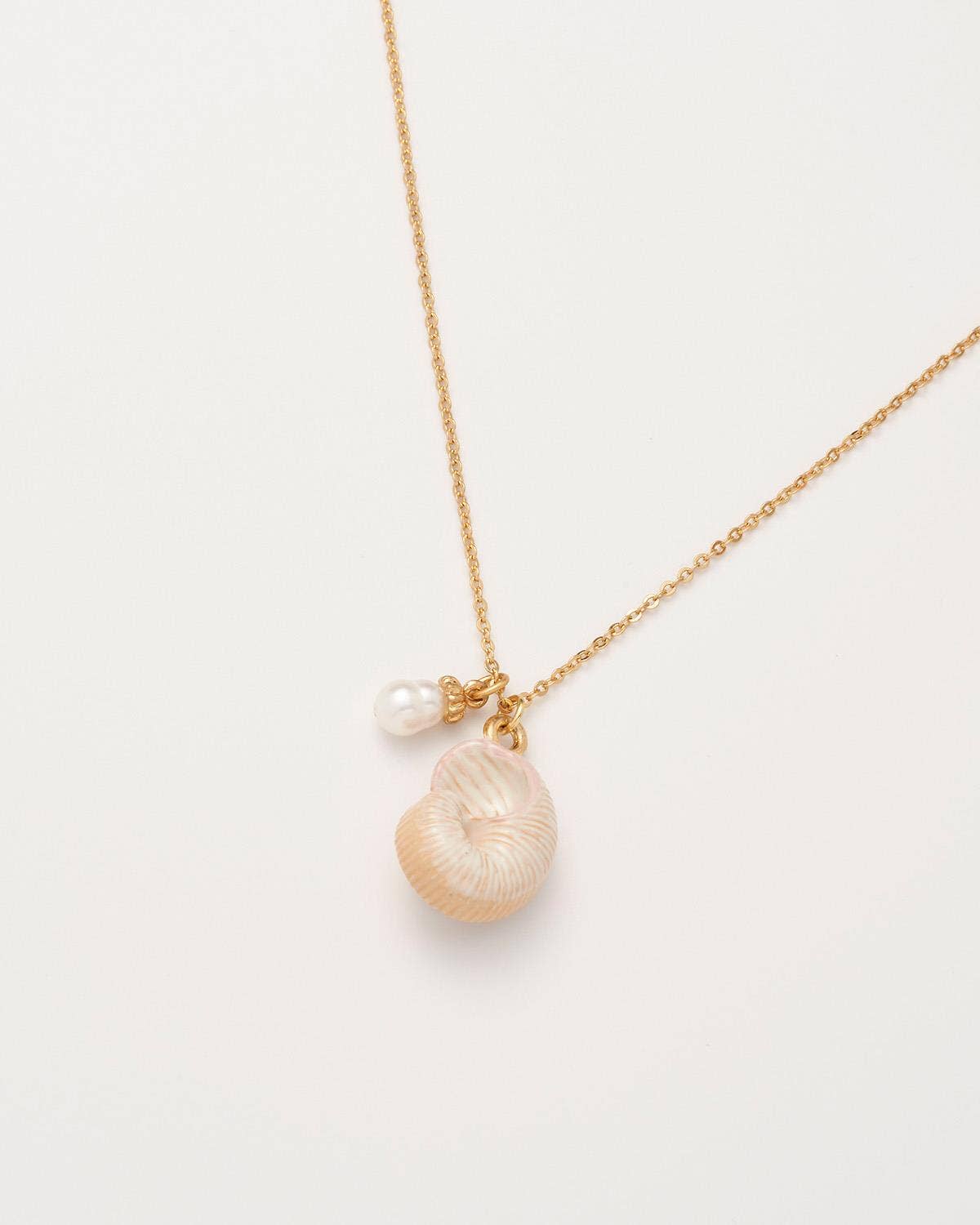 FABLE Sea Snail Shell and Pearl Short Necklace