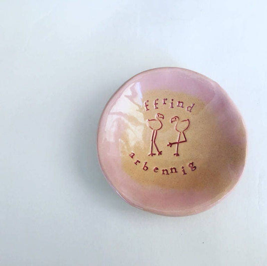 Love & Lovelier - Ffrind Arbennig Ceramic trinket dish