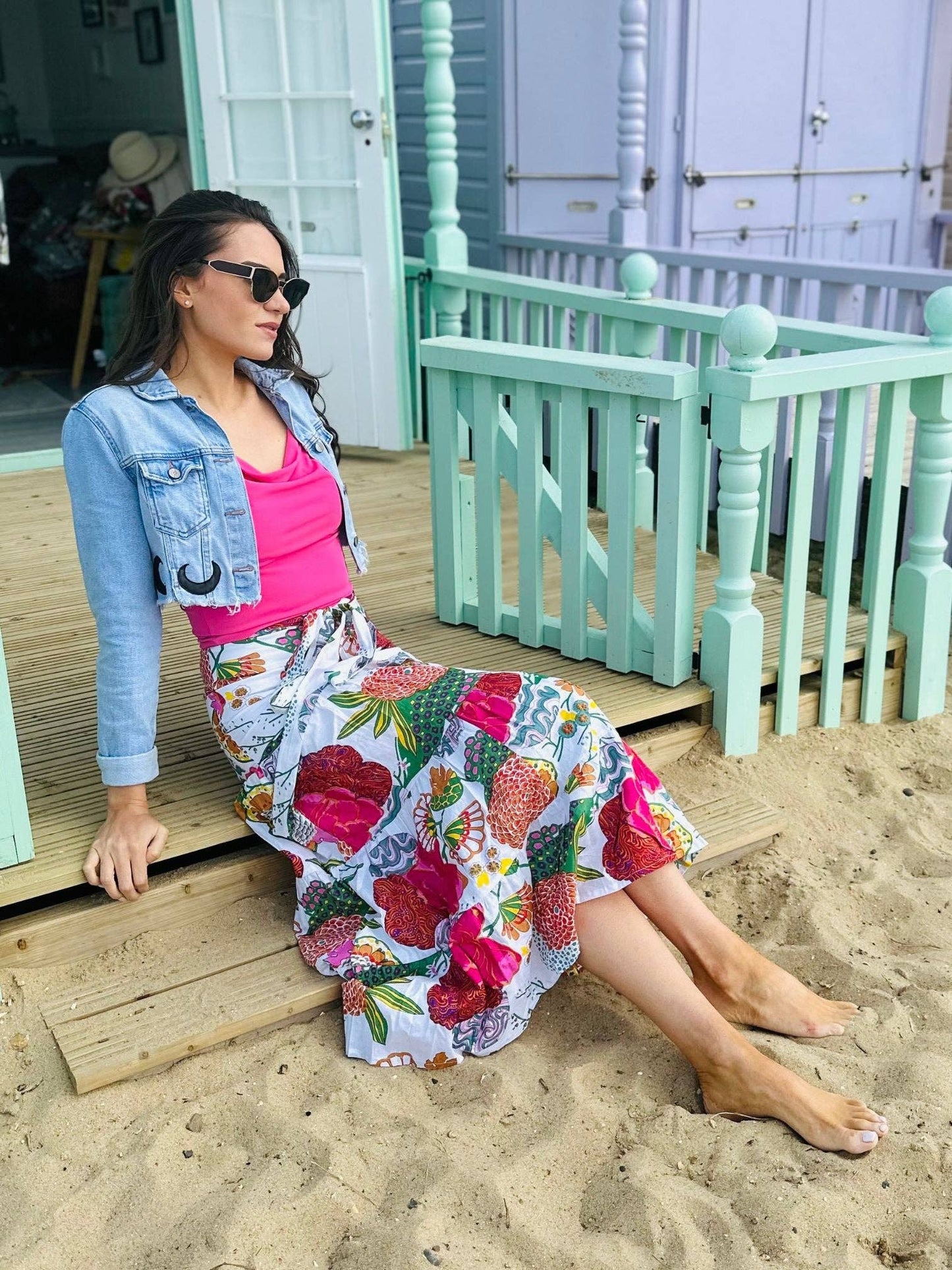 New Day Originals "BEACH TO BAR" SKIRT WHITE EXOTIC FLOWER