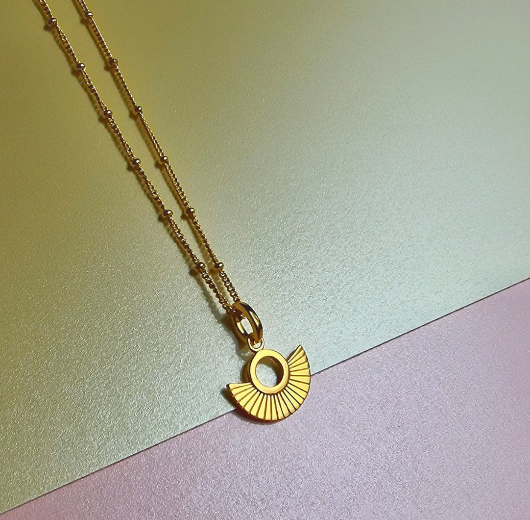 VURCHOO Gold Deco Fan Necklace