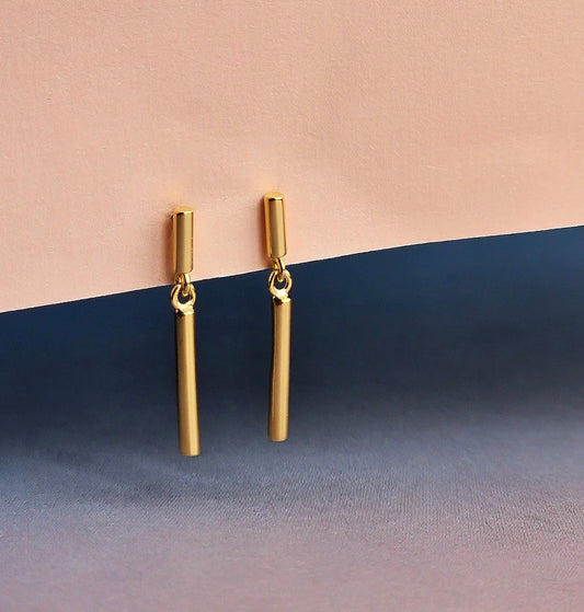 VURCHOO Minimalist Gold Bar Stud