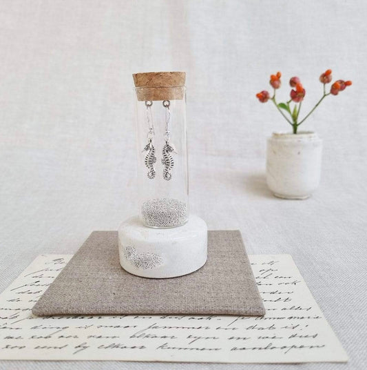 Zamsoe - Seahorse earrings in a bottle