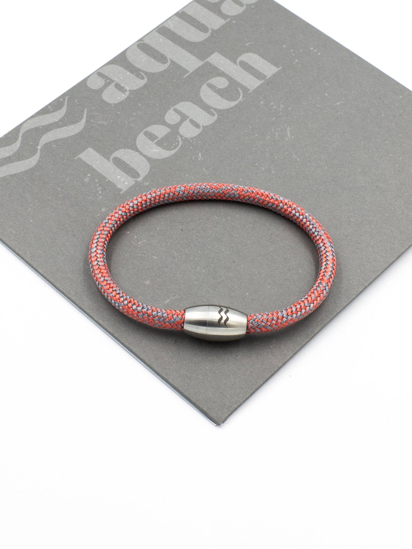 AQUA BEACH Magnetic Bracelet STAND PK-RECYCLED PLASTIC x 24 