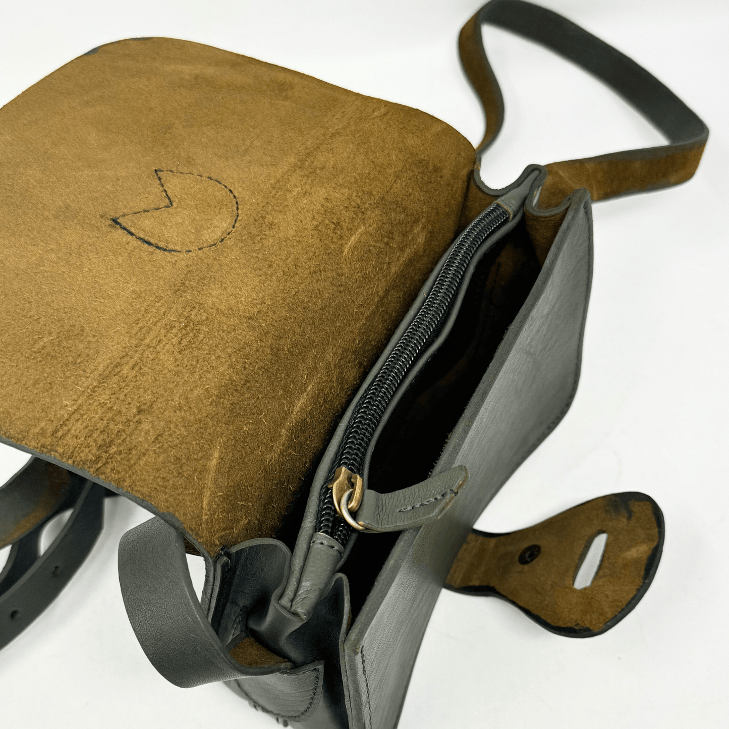 Noah Leather Wallet Crossbody – Handmade Full-Grain Leather - green