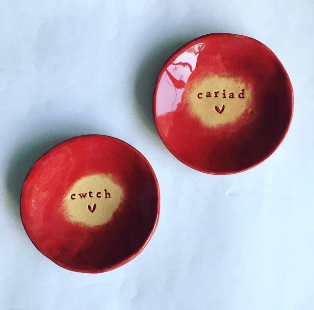 Cariad Ceramic Jewelry Dish: Welsh Love Ring Bearer Plate