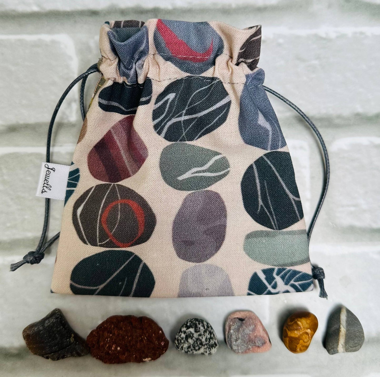 Jewells - Pebble fabric beach collecting pouch bag 