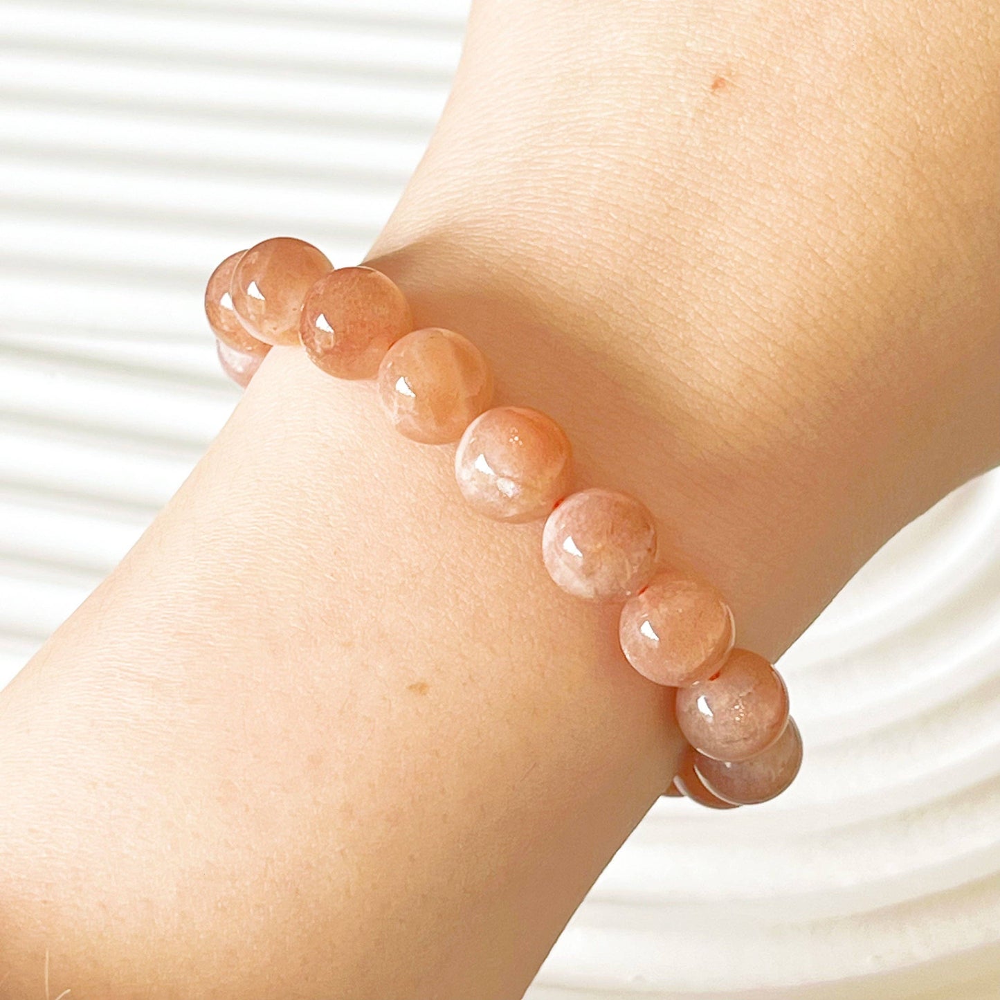 Ninaouity - Crown Chakra Peach Moonstone Crystal Bracelet