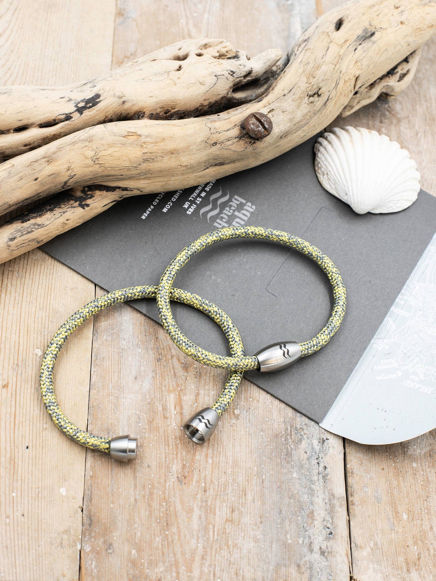 AQUA BEACH Magnetic Bracelet STAND PK-RECYCLED PLASTIC x 24 