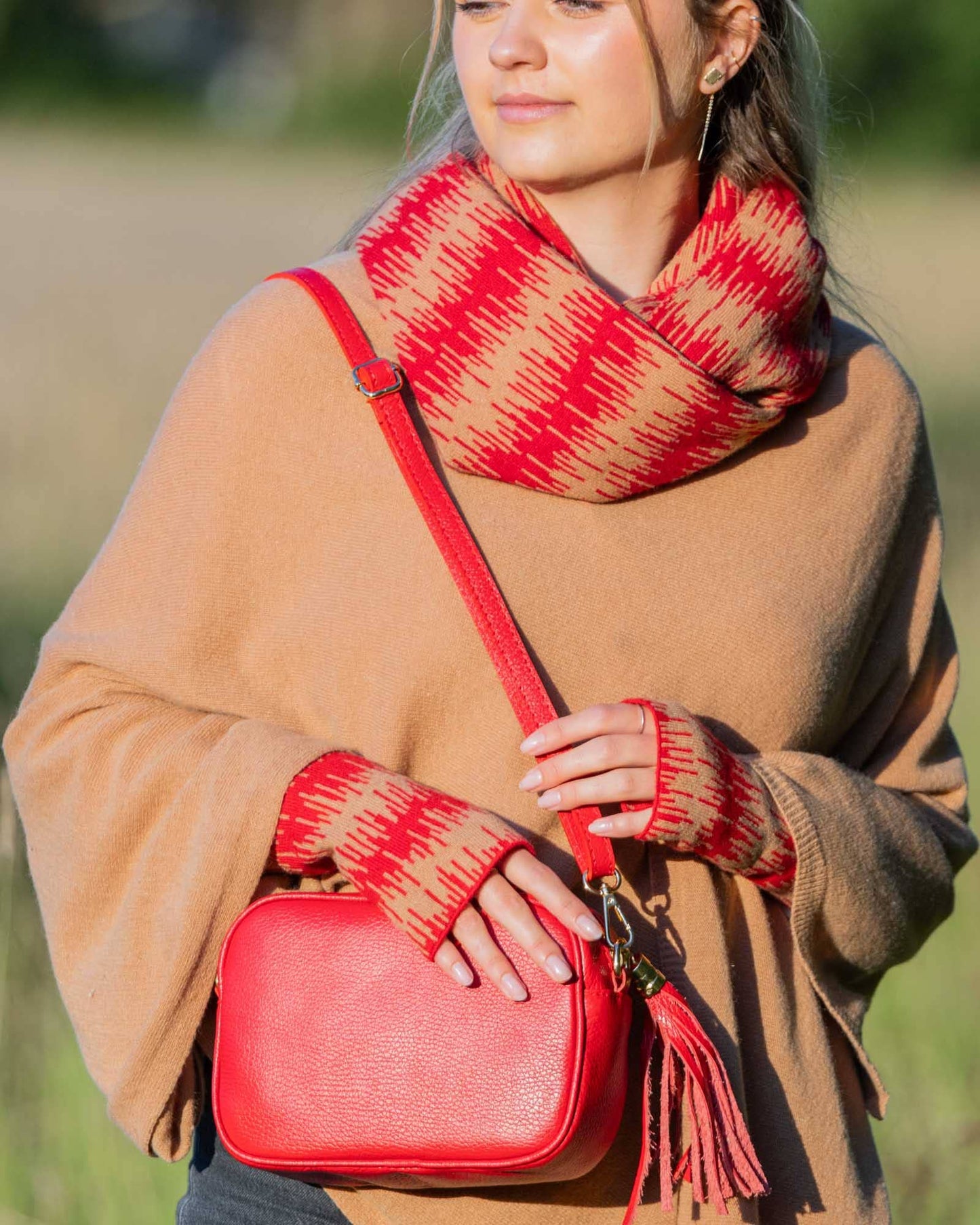 Cadenza Italy Ltd - Cashmere Blend Wave Snood